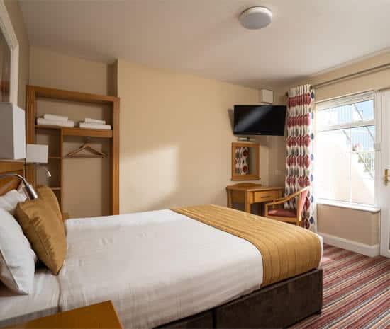 Enniskillen accommodation, Standard Rooms with mini kitchen or tea & coffee. Alternative to Enniskillen Hotels.