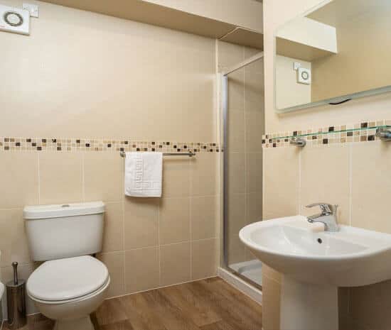 Enniskillen accommodation, Standard Rooms with mini kitchen or tea & coffee. Alternative to Enniskillen Hotels.