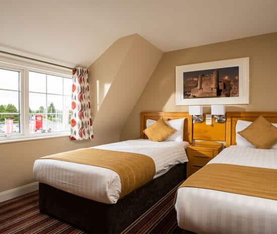 Enniskillen accommodation, Standard Rooms with mini kitchen or tea & coffee. Alternative to Enniskillen Hotels.